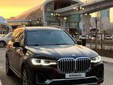 BMW X7 2021 года за 32 000 000 тг. в Астана