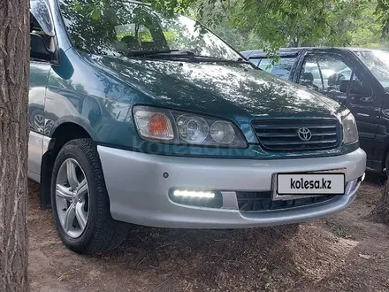 Toyota Ipsum 1996 года за 2 500 000 тг. в Алматы