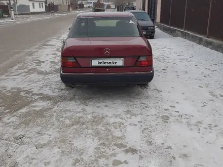 Mercedes-Benz E 230 1991 года за 1 500 000 тг. в Казалинск – фото 3