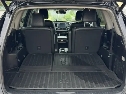 Toyota Highlander 2017 года за 10 800 000 тг. в Атырау – фото 22