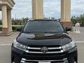 Toyota Highlander 2017 годаүшін10 800 000 тг. в Атырау