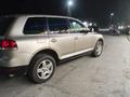 Volkswagen Touareg 2004 годаfor4 000 000 тг. в Тараз – фото 2