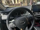 Toyota RAV4 2021 годаүшін18 900 000 тг. в Алматы – фото 4