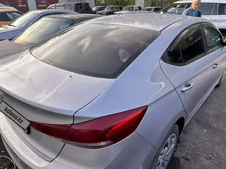 Hyundai Elantra 2018 года за 6 000 000 тг. в Астана – фото 3