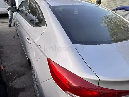 Hyundai Elantra 2018 года за 6 000 000 тг. в Астана – фото 7