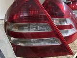 W203 рестайлинг задние фонари б/у оригинал за 50 000 тг. в Алматы