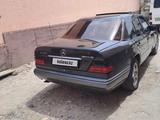 Mercedes-Benz E 280 1994 года за 1 200 000 тг. в Туркестан – фото 2