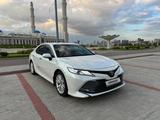 Toyota Camry 2019 годаүшін13 700 000 тг. в Астана – фото 2