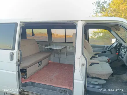 Volkswagen Multivan 1992 года за 1 900 000 тг. в Караганда – фото 2