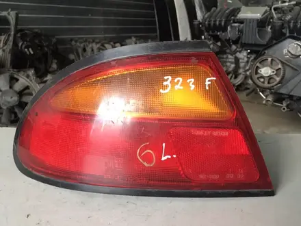 Задний левый фонарь на Mazda 323; за 10 000 тг. в Астана