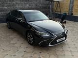 Lexus ES 250 2019 года за 17 000 000 тг. в Алматы