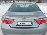 Toyota Camry 2017 года за 10 300 000 тг. в Караганда – фото 2