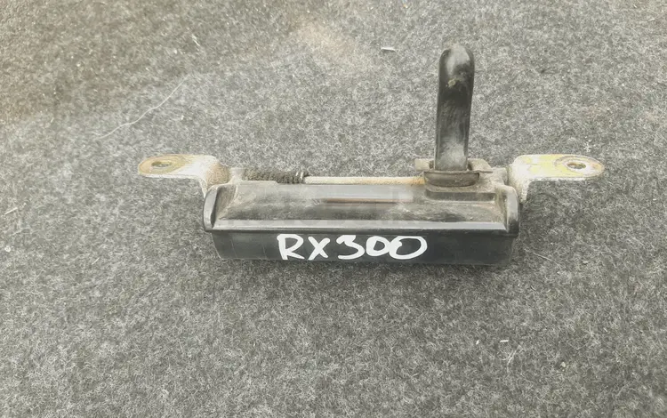 Оригинальная ручка багажника Lexus RX300 за 20 000 тг. в Семей