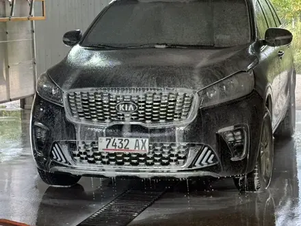 Kia Sorento 2018 года за 8 500 000 тг. в Актобе – фото 3