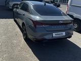 Hyundai Elantra 2021 годаfor9 800 000 тг. в Уральск – фото 3