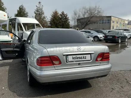Mercedes-Benz E 240 1998 года за 3 500 000 тг. в Алматы – фото 7