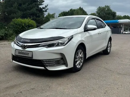 Toyota Corolla 2017 года за 6 951 000 тг. в Алматы