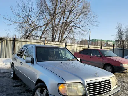 Mercedes-Benz E 220 1993 года за 2 700 000 тг. в Караганда – фото 3