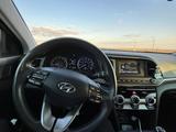 Hyundai Elantra 2019 года за 4 500 000 тг. в Актау – фото 5
