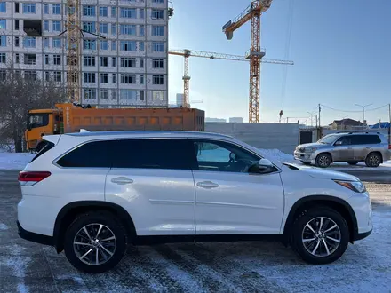 Toyota Highlander 2019 года за 19 000 000 тг. в Астана – фото 4