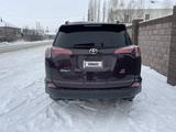 Toyota RAV4 2017 года за 12 500 000 тг. в Актобе – фото 4