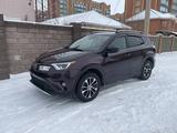 Toyota RAV4 2017 года за 12 500 000 тг. в Актобе