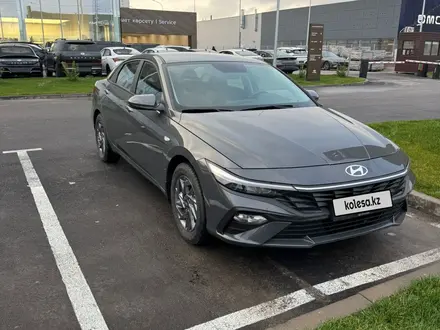Hyundai Elantra 2023 года за 8 900 000 тг. в Шымкент