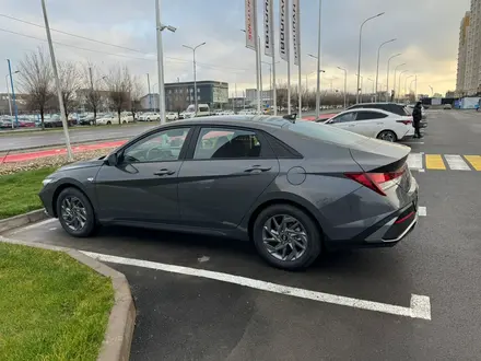 Hyundai Elantra 2023 года за 8 900 000 тг. в Шымкент – фото 8
