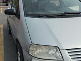 Volkswagen Sharan 2003 года за 3 600 000 тг. в Актобе – фото 3