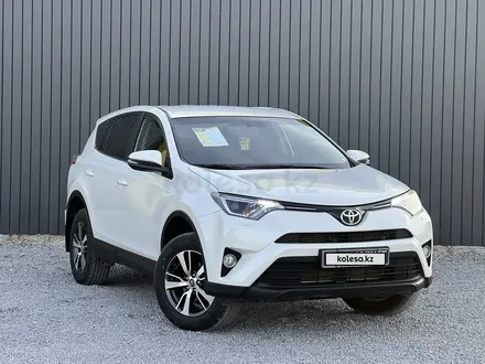 Toyota RAV4 2016 года за 11 800 000 тг. в Актобе – фото 2