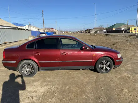 Volkswagen Passat 1997 года за 2 000 000 тг. в Атырау – фото 4