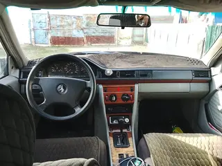 Mercedes-Benz E 260