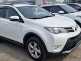 Toyota RAV4 2015 года за 9 700 000 тг. в Актау – фото 2