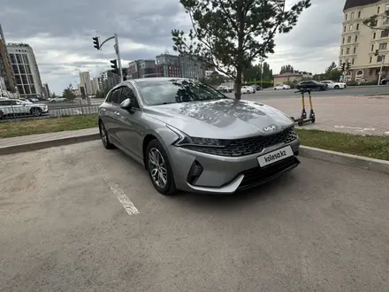 Kia K5 2022 года за 11 000 000 тг. в Астана – фото 4
