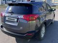 Toyota RAV4 2015 года за 8 500 000 тг. в Актобе – фото 2