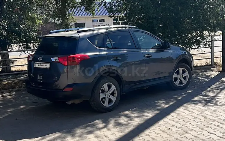 Toyota RAV4 2015 года за 8 500 000 тг. в Актобе