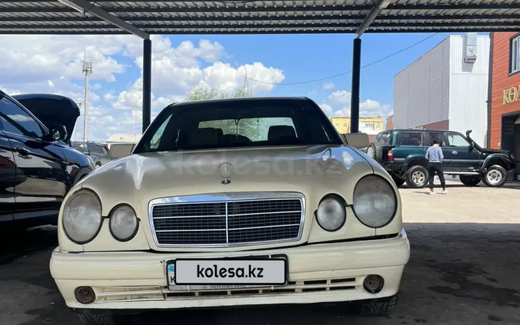 Mercedes-Benz E 220 1996 года за 2 100 000 тг. в Жезказган