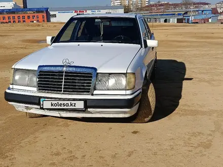 Mercedes-Benz E 230 1990 года за 2 500 000 тг. в Астана