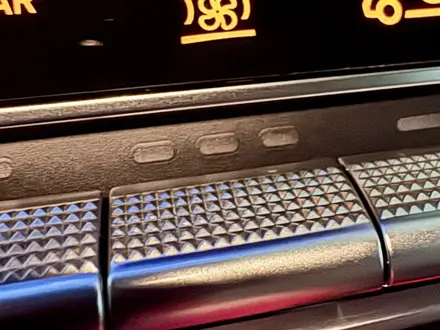 Mercedes-Benz V 300 2024 года за 57 500 000 тг. в Астана – фото 31