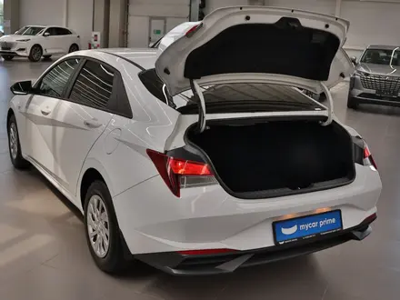 Hyundai Elantra 2022 года за 7 700 000 тг. в Алматы – фото 13