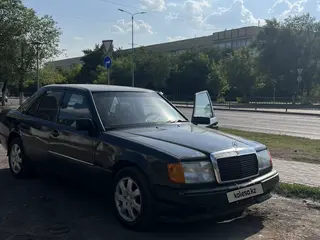 Mercedes-Benz E 230