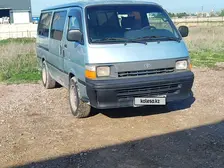 Toyota HiAce, 1998