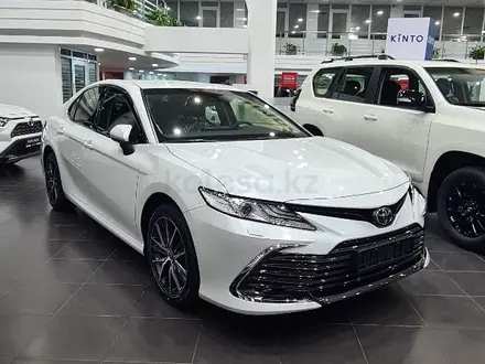 Toyota Camry 2023 года за 20 500 000 тг. в Тараз – фото 2