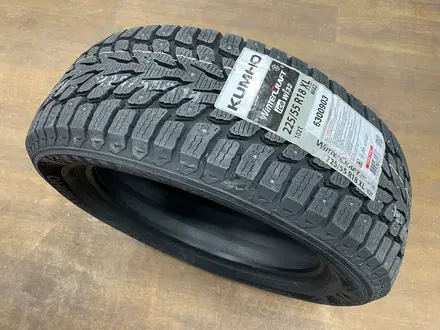 225/55r18 Kumho Wintercraft Ice WI32 за 56 000 тг. в Астана