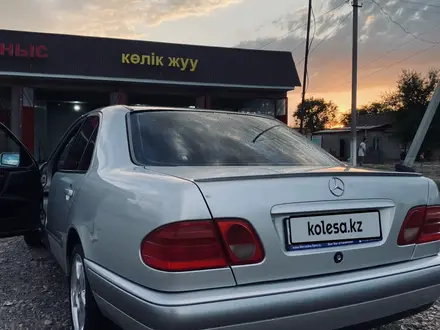 Mercedes-Benz E 230 1997 года за 2 500 000 тг. в Тараз – фото 3