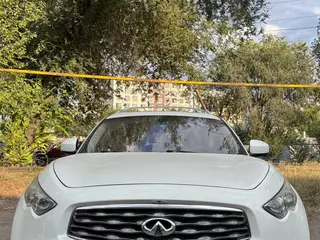 Infiniti FX35, 2011