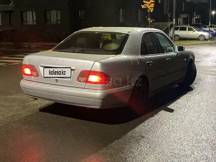 Mercedes-Benz E 280 1998 года за 2 500 000 тг. в Алматы – фото 5