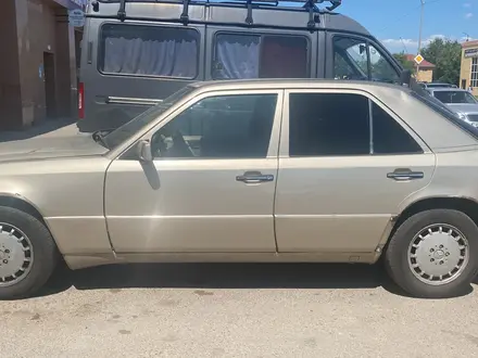 Mercedes-Benz E 300 1990 года за 1 000 000 тг. в Астана – фото 7