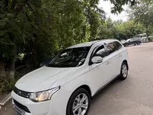 Mitsubishi Outlander, 2013