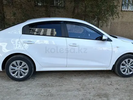 Kia Rio 2021 года за 9 000 000 тг. в Атырау – фото 4